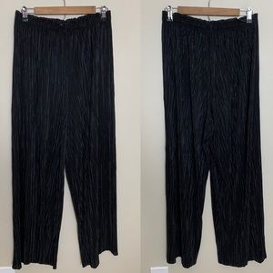 Zara • Black Pleated Wide Leg Pants